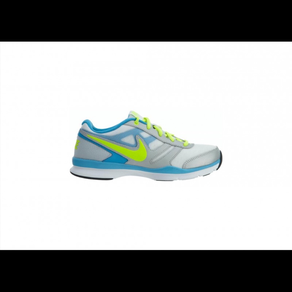 Nike Training Total Core TR 2 Sneakers 7.5 EUC 🟡